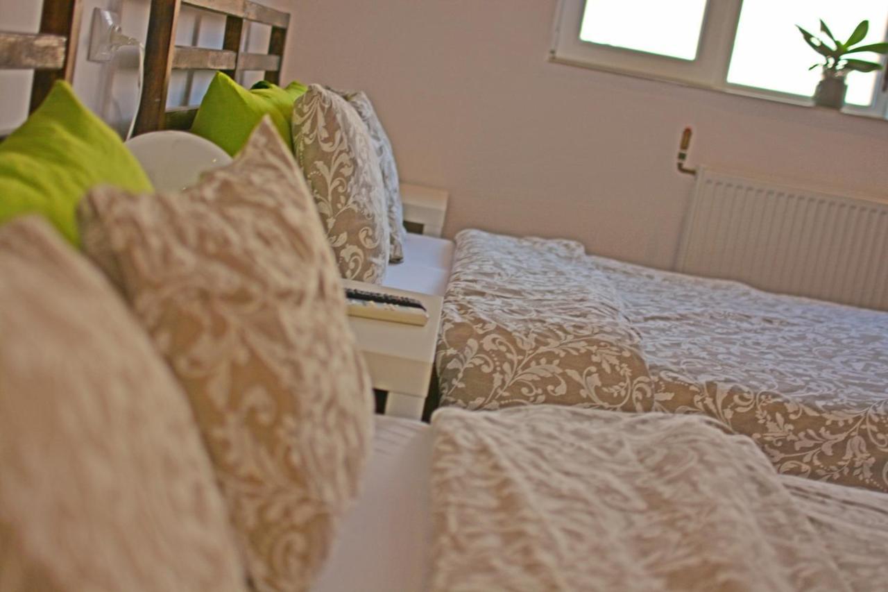 Casa Ado Aparthotel Oradea Exterior photo