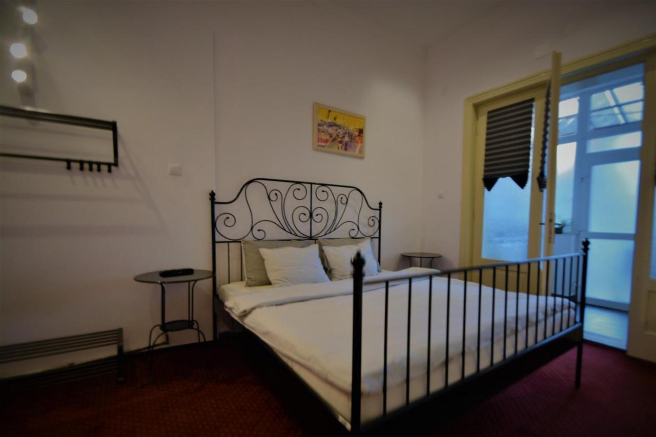 Casa Ado Aparthotel Oradea Exterior photo